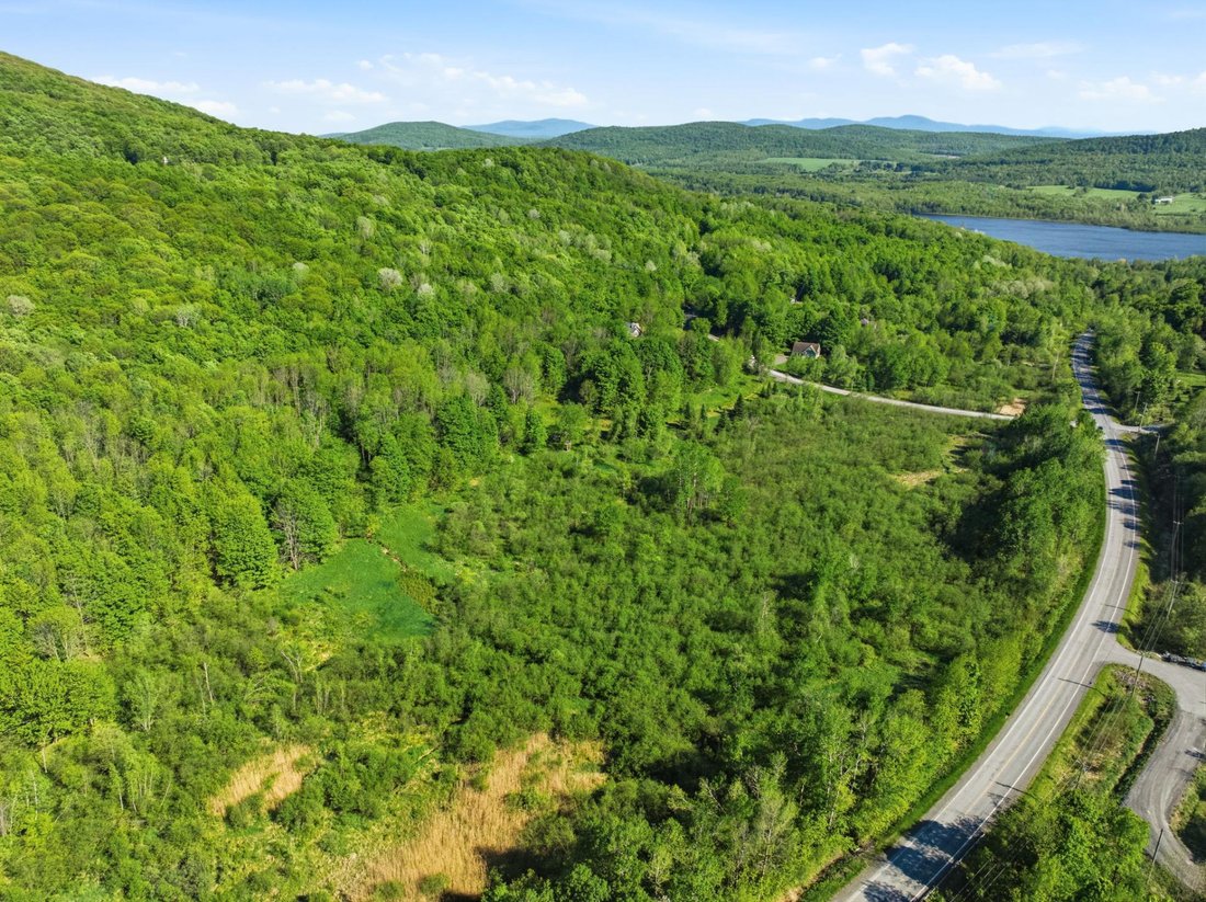 Land in Bromont, Quebec, Canada 3 - 18067459