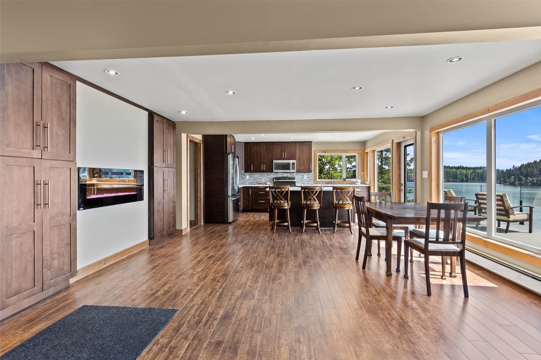 House in Bridge Lake, British Columbia, Canada 4 - 18067479