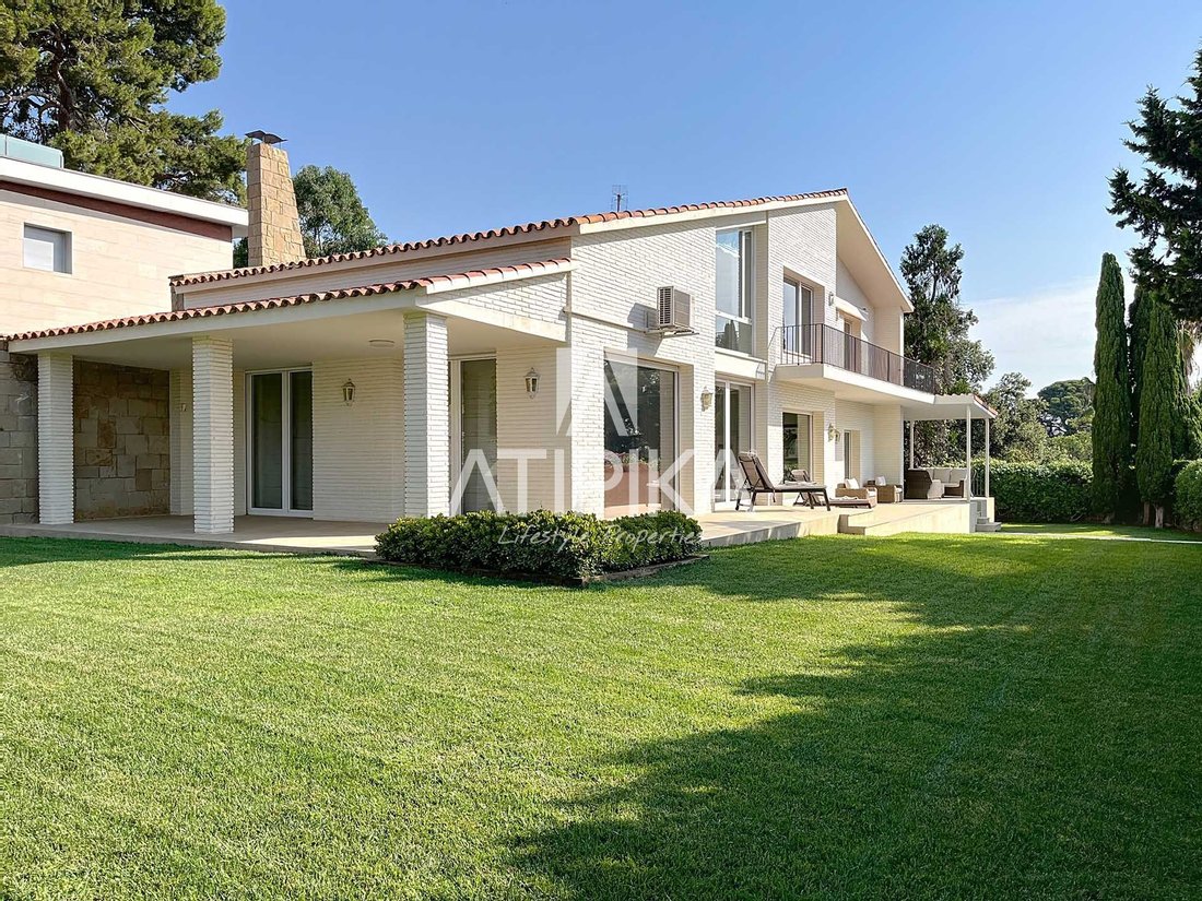 Villa in Les Corts, Barcelona, Spain 1 - 18067593