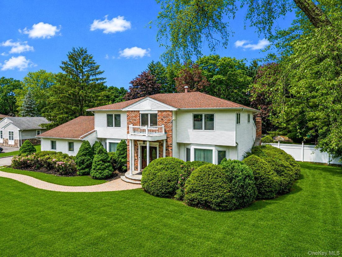 House in Huntington Station, New York, United States 1 - 18065691