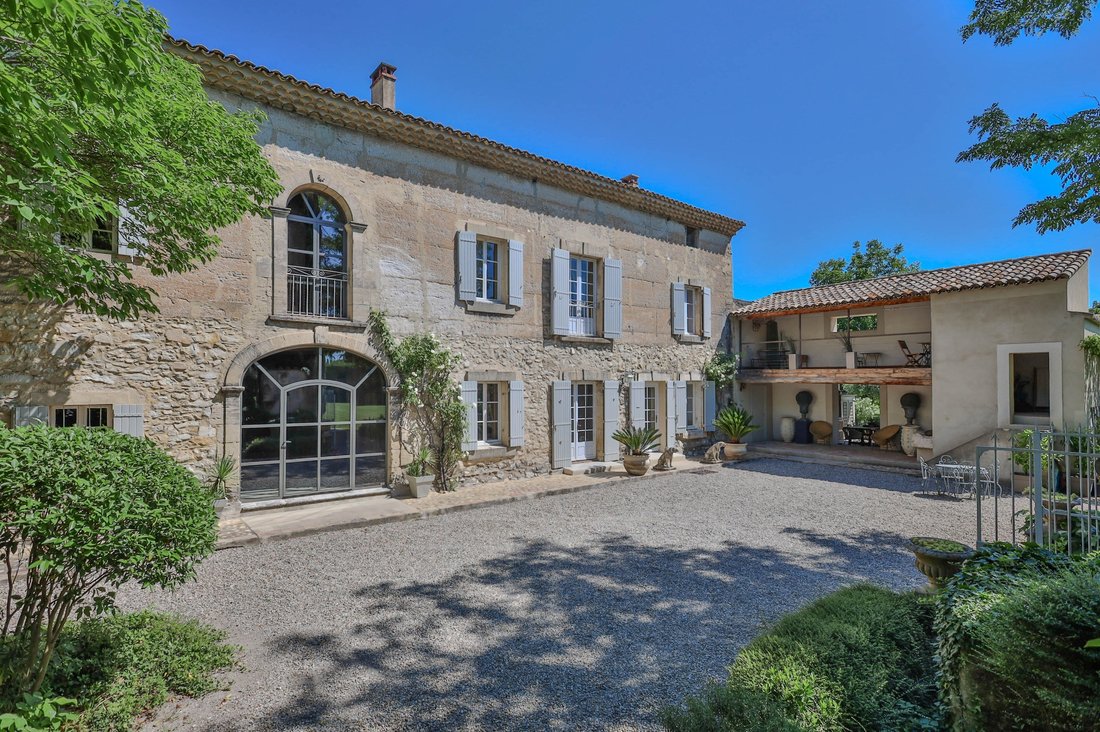 House in Centre Ville, Le Thor, France 1 - 18065587
