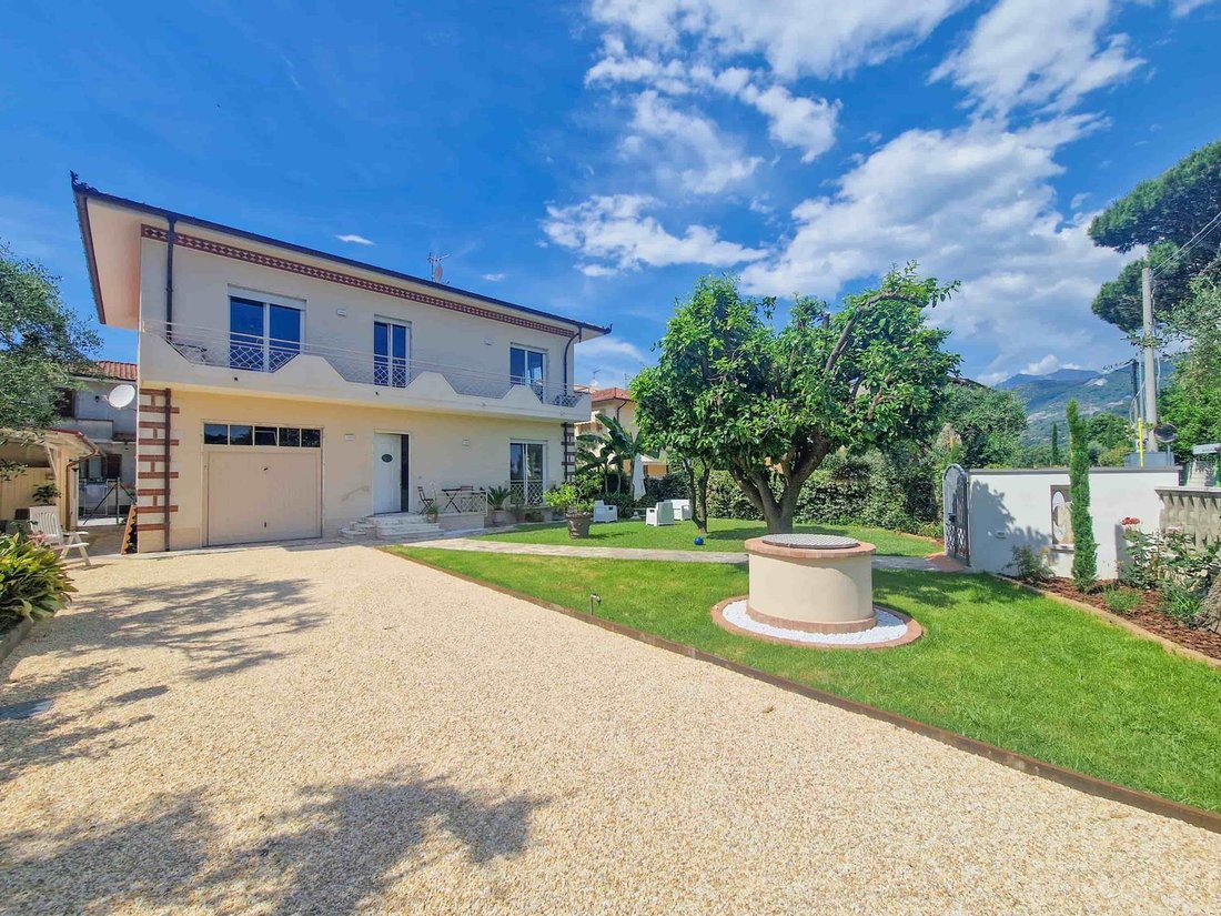 Villa in Pietrasanta, Tuscany, Italy 1 - 18065781