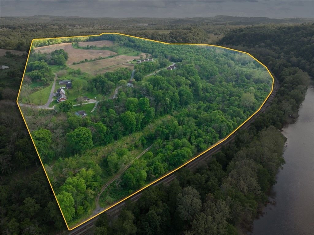 House in Smithton, Pennsylvania, United States 4 - 18068743
