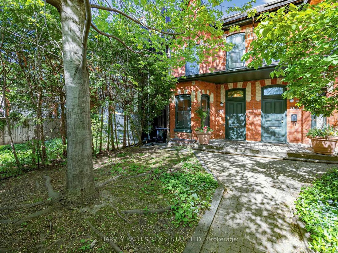 House in Toronto, Ontario, Canada 3 - 18068574