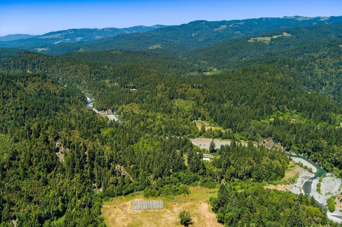 Korbel, California, United States 4 - 18069046