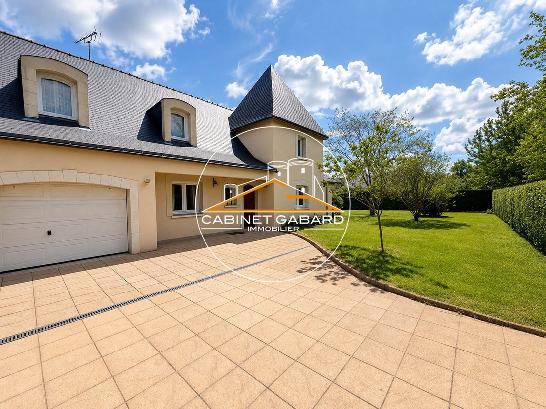 House in Chene Vert-Centre Ville, Saint-Barthelemy-d'Anjou, France 1 - 18068866