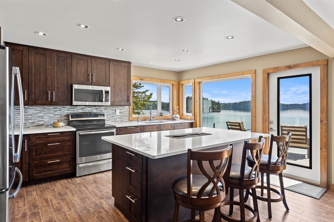 House in Bridge Lake, British Columbia, Canada 5 - 18067479