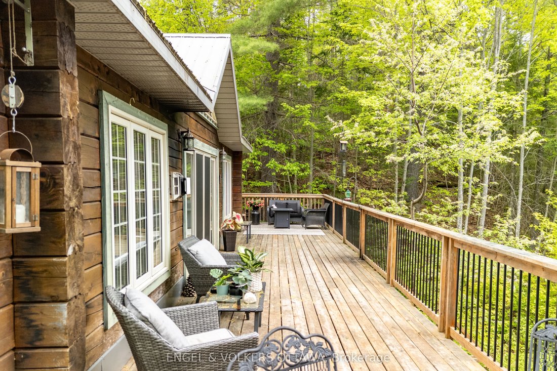 House in Griffith, Ontario, Canada 4 - 18067397