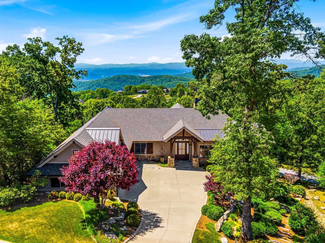 House in Hendersonville, North Carolina, United States 3 - 18068647
