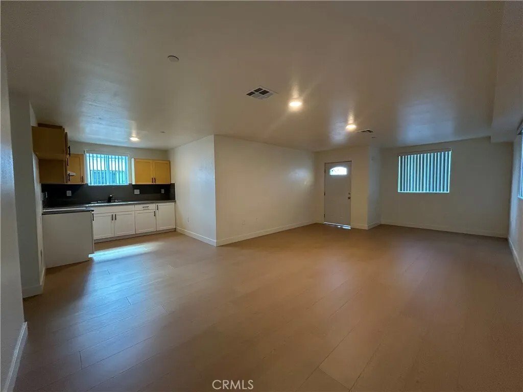 Los Angeles, California, United States 4 - 18066377