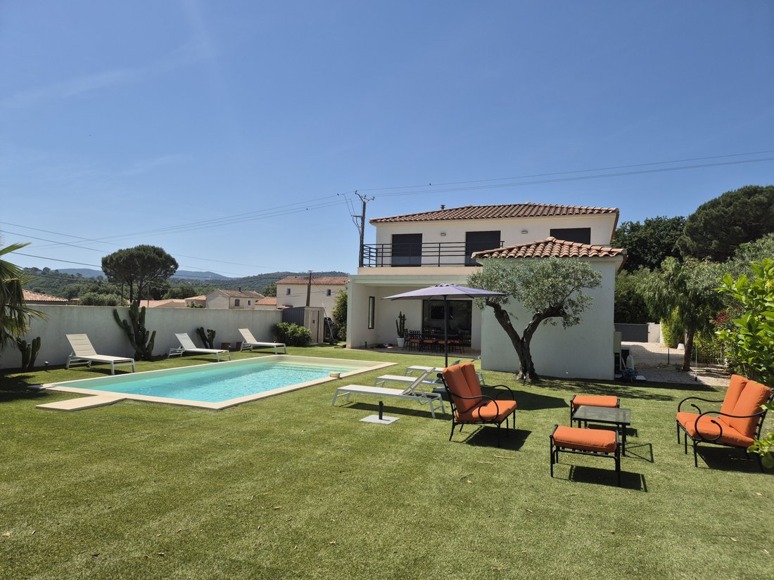 Villa in Ouest, Cogolin, France 2 - 16780497