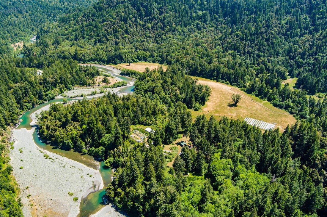 Korbel, California, United States 5 - 18069046