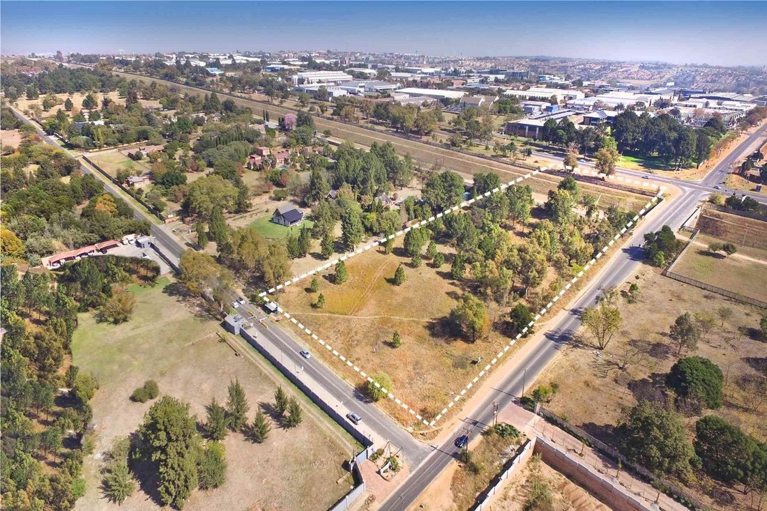 Land in Glen Austin AH, Gauteng, South Africa 5 - 18069000