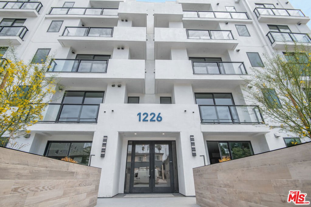 Condo in Los Angeles, California, United States 1 - 18065958