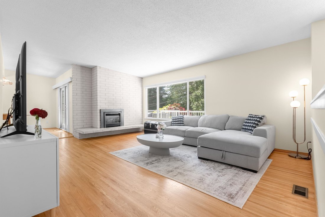 House in North Vancouver, British Columbia, Canada 3 - 18067476