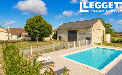House in Dercé, Nouvelle-Aquitaine, France 1