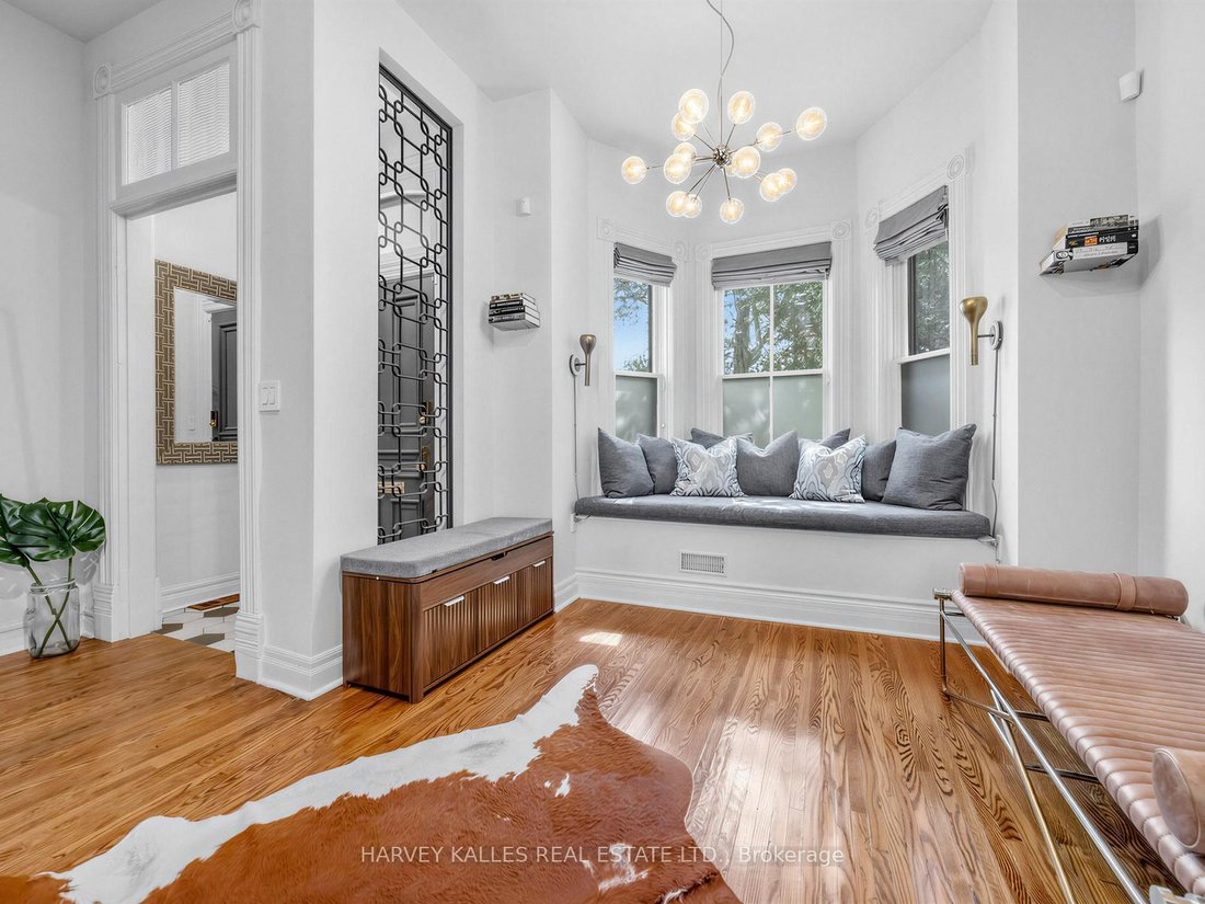 House in Toronto, Ontario, Canada 4 - 18068574
