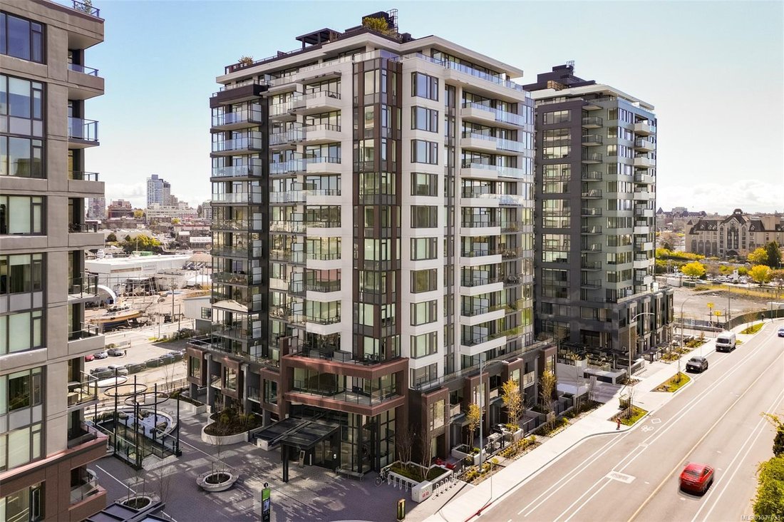 Condo in Victoria, British Columbia, Canada 1 - 18067483