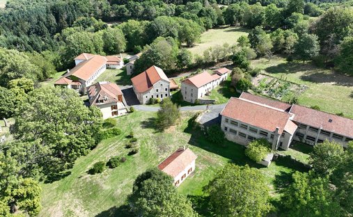 Haus in Clermont-Ferrand, Auvergne-Rhone-Alpen, Frankreich 1