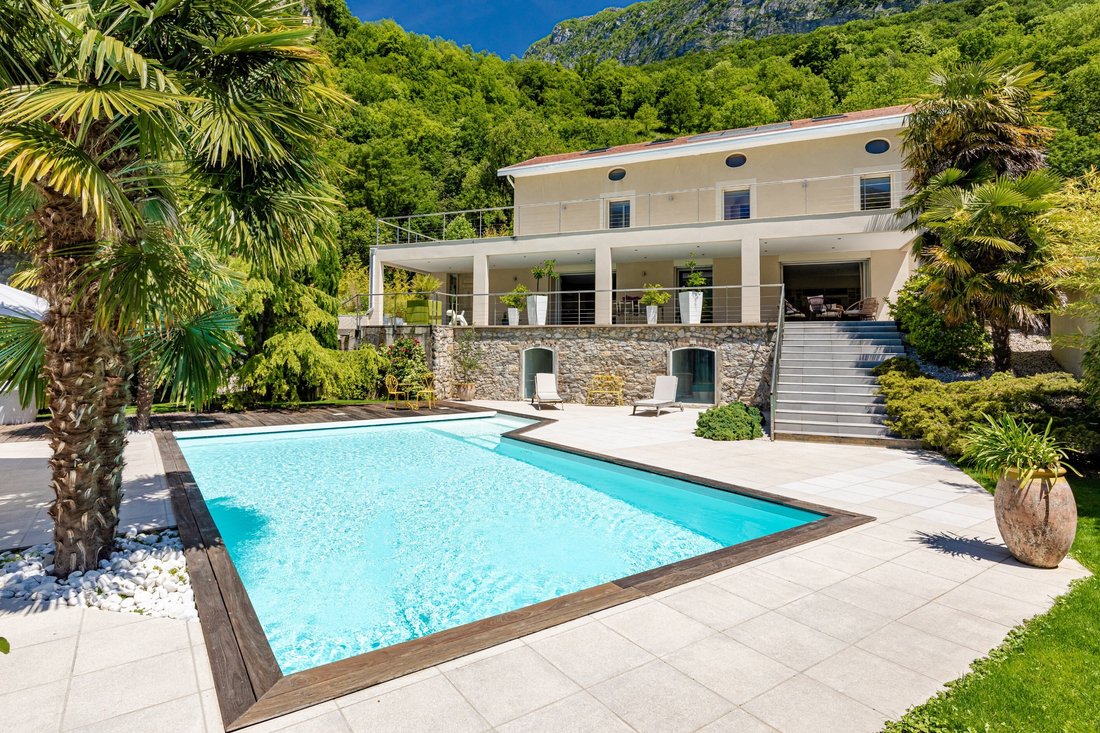 House in Barnave-Saint Robert, Saint-Egreve, France 3 - 18067429