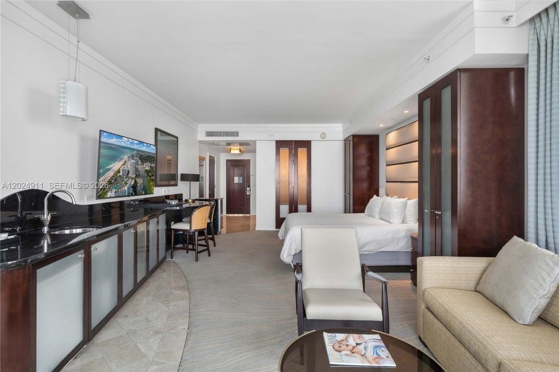 Condo in Miami Beach, Florida, United States 4 - 18001722