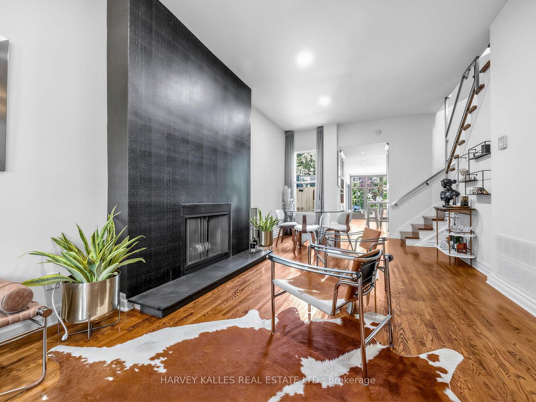 House in Toronto, Ontario, Canada 5 - 18068574