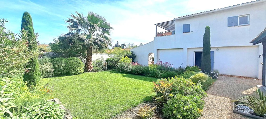 House in Saintes-Maries-de-la-Mer, Provence-Alpes-Côte d'Azur, France 4 - 18067212