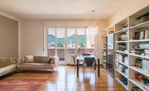 Apartment in Eastern Lake Center, Como, Lombardy 1