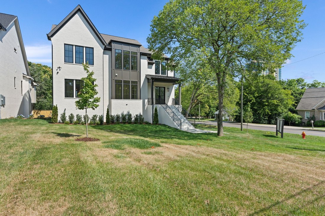 Co Op in Forest Hills, Tennessee, United States 3 - 18066097