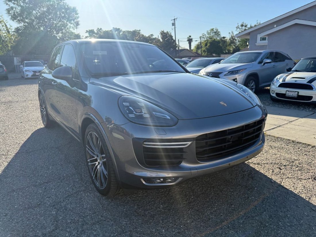 Suv in Patterson, CA, United States 3 - 18068143