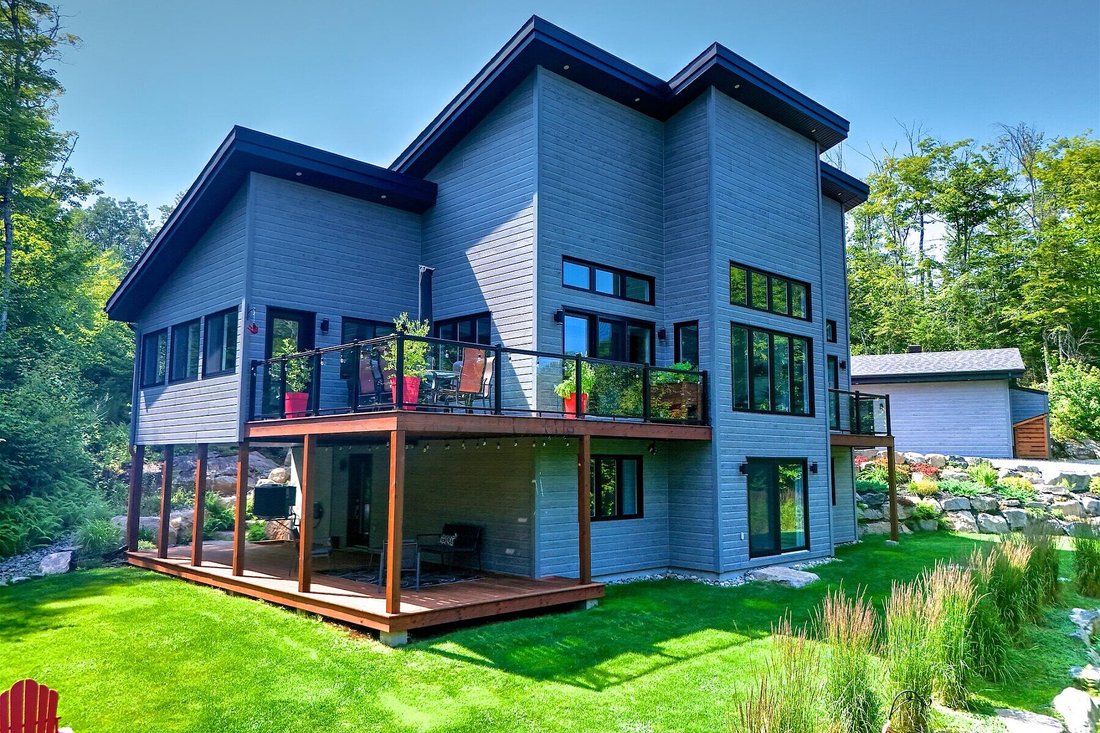 House in Sainte-Marguerite-du-Lac-Masson, Quebec, Canada 3 - 17361478