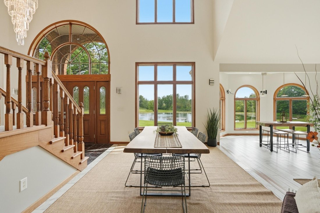 House in Crown Point, Indiana, United States 3 - 18068461