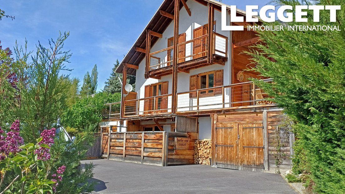 Chalet in Briançon, Provence-Alpes-Côte d'Azur, France 1 - 18067663
