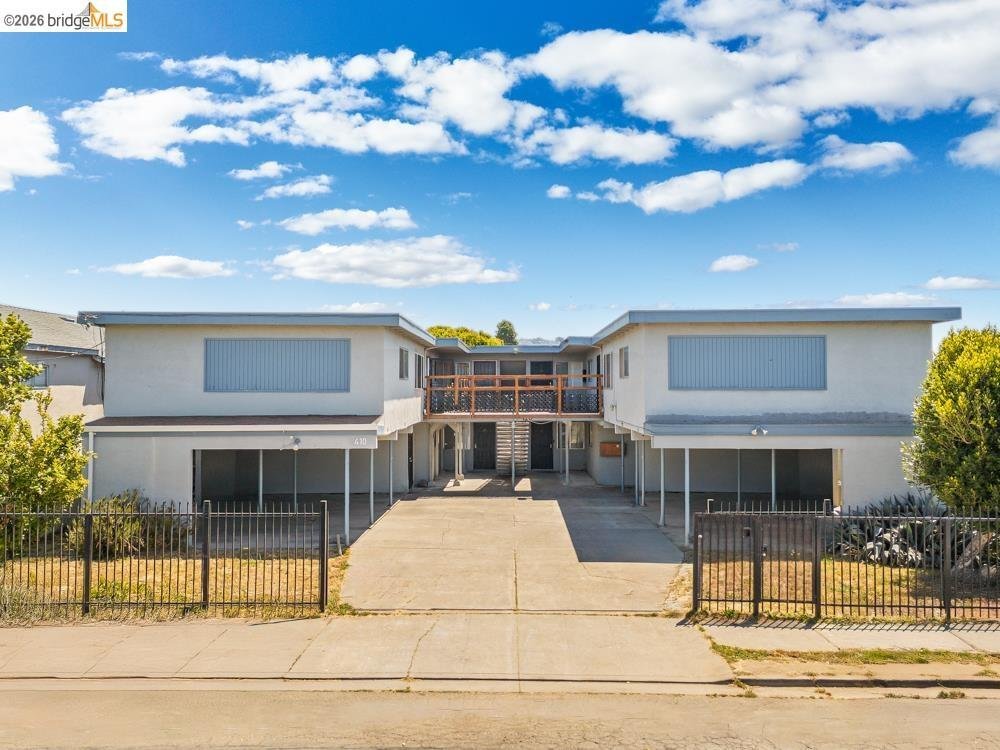 Richmond, California, United States 1 - 18065741