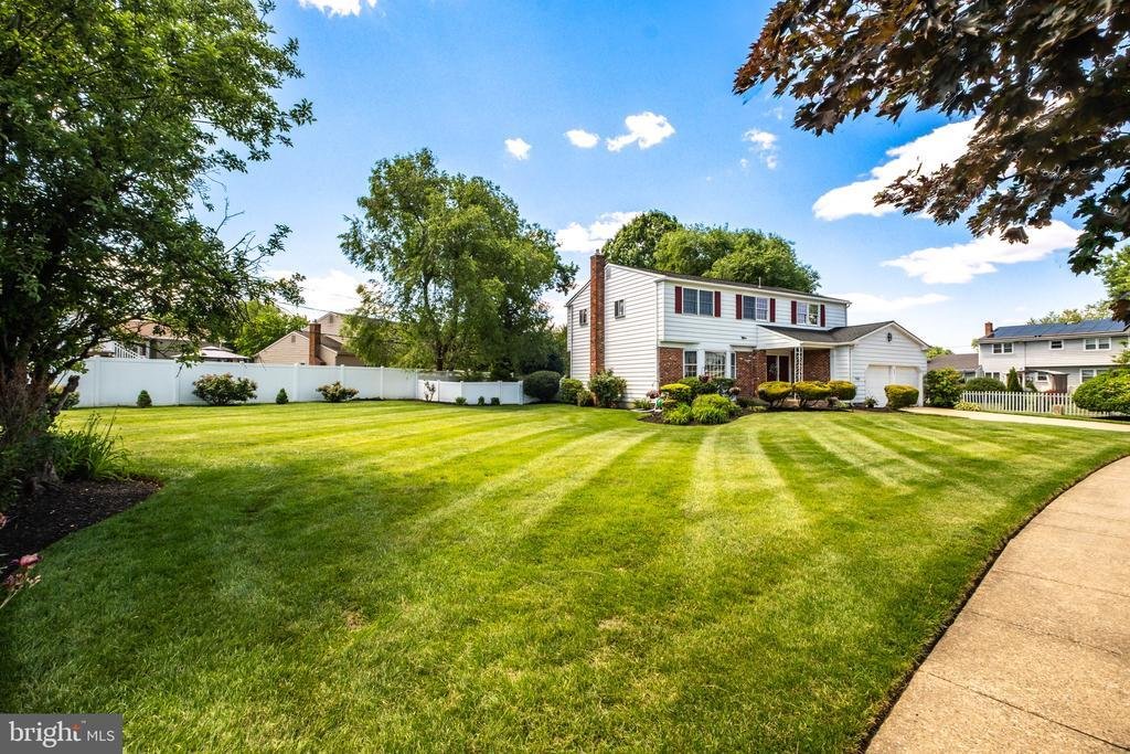 House in Mount Laurel Township, New Jersey, United States 3 - 18065482