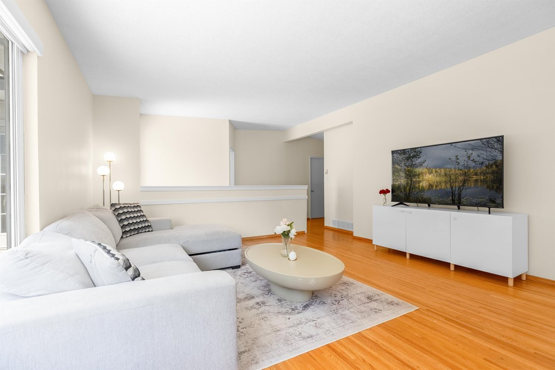 House in North Vancouver, British Columbia, Canada 5 - 18067476