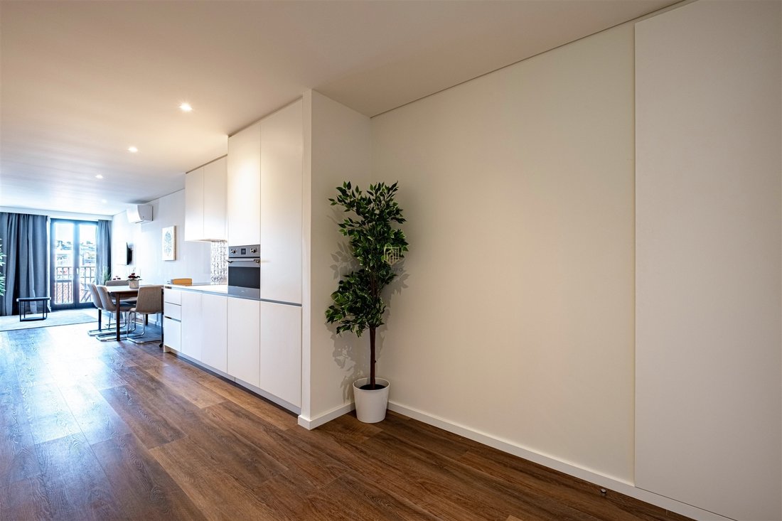 Apartment in Cedofeita, Santo Ildefonso, Se, Miragaia, Sao Nicolau e Vitoria, Porto District, Portugal 5 - 12316932