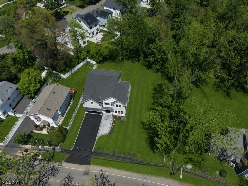 House in Livingston, New Jersey, United States 4 - 18068643