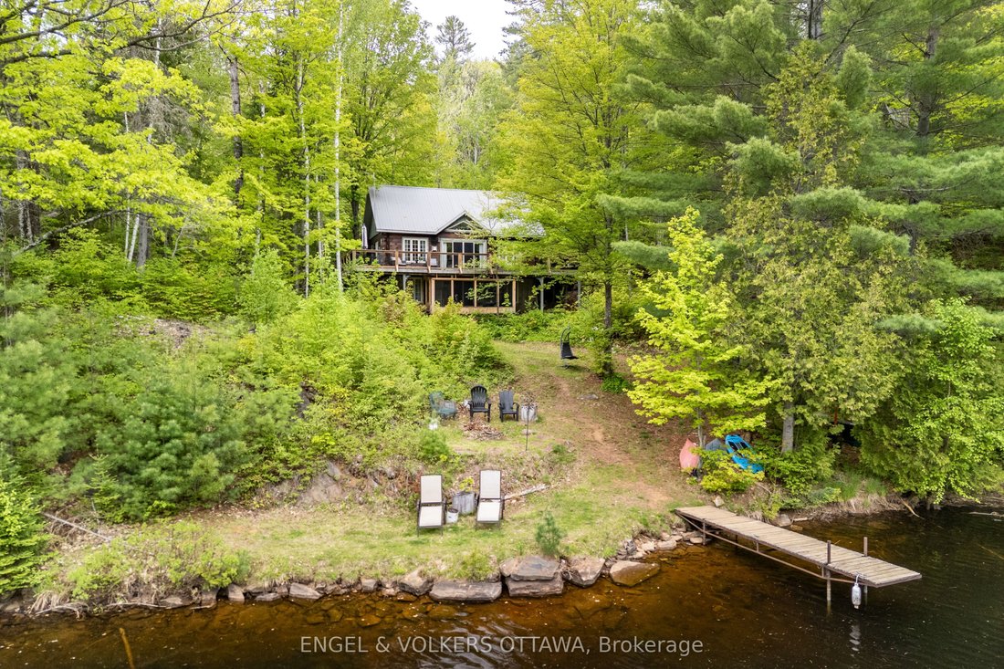 House in Griffith, Ontario, Canada 1 - 18067397