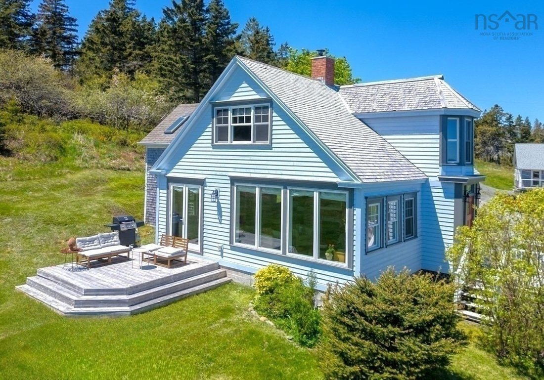 House in Lunenburg, Nova Scotia, Canada 3 - 18058685