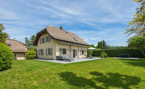 House in Commugny, Vaud, Switzerland 1