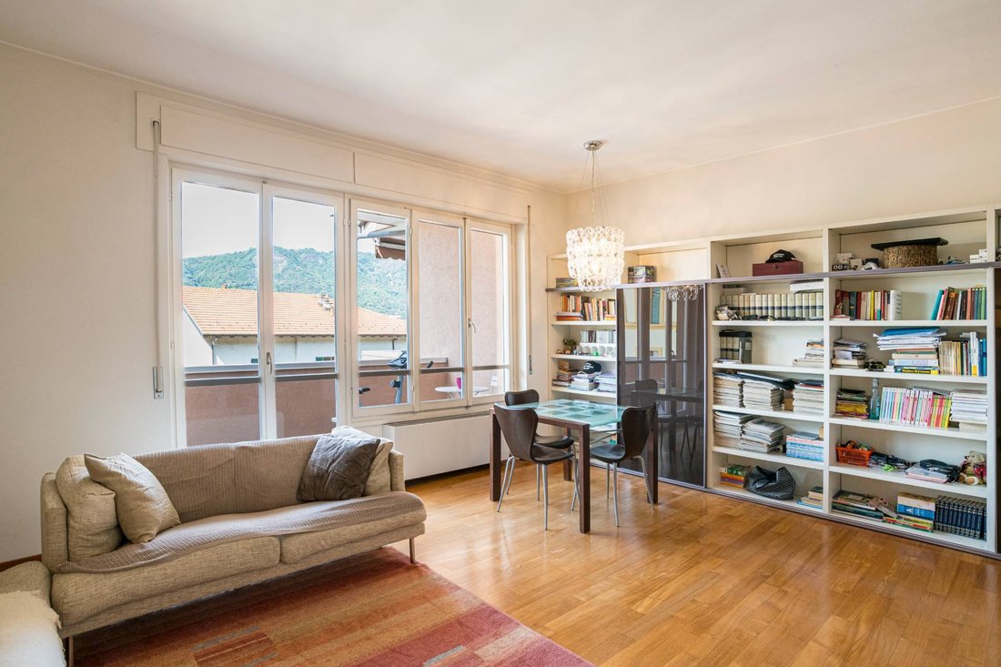 Apartment in Eastern Lake Center, Como, Lombardy 2 - 18068387