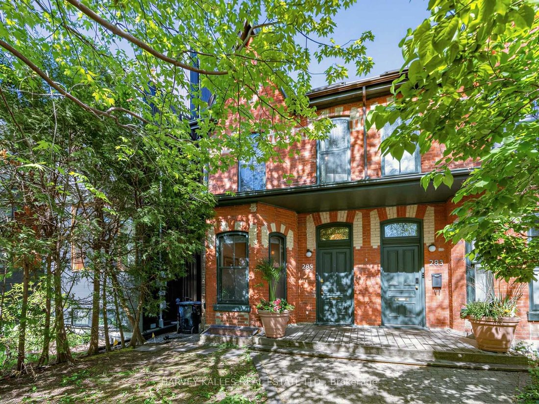 House in Toronto, Ontario, Canada 1 - 18068574