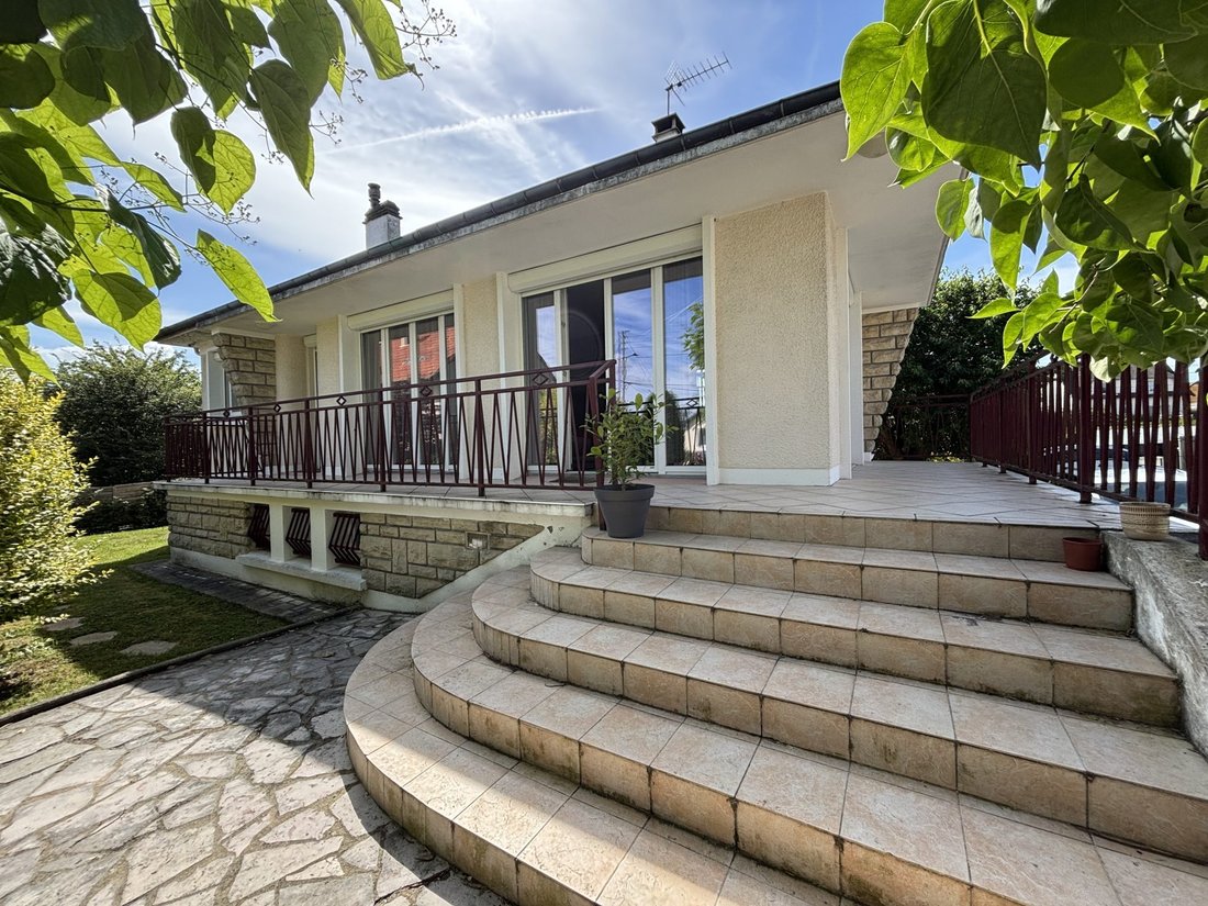 House in Chelles, Ile-de-France, France 1 - 18068879