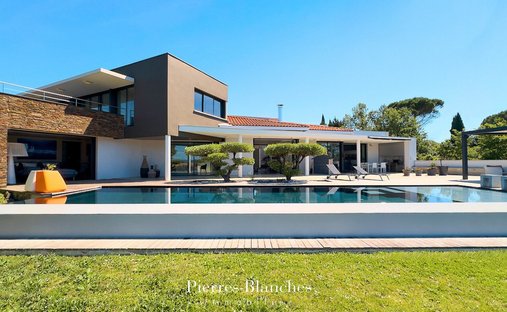 House in Saint Cyprien, Toulouse, France 1