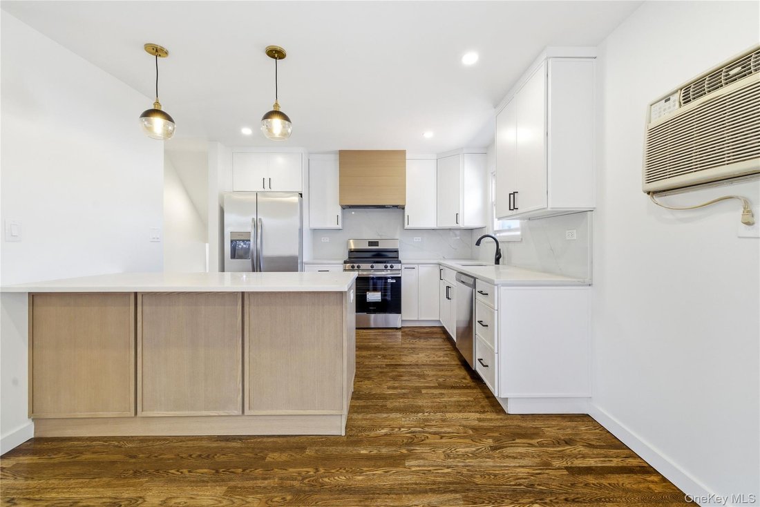 House in Plainview, New York, United States 5 - 18065693