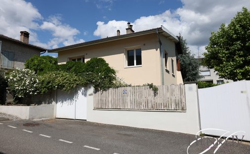 House in Bealieres, Meylan, France 1