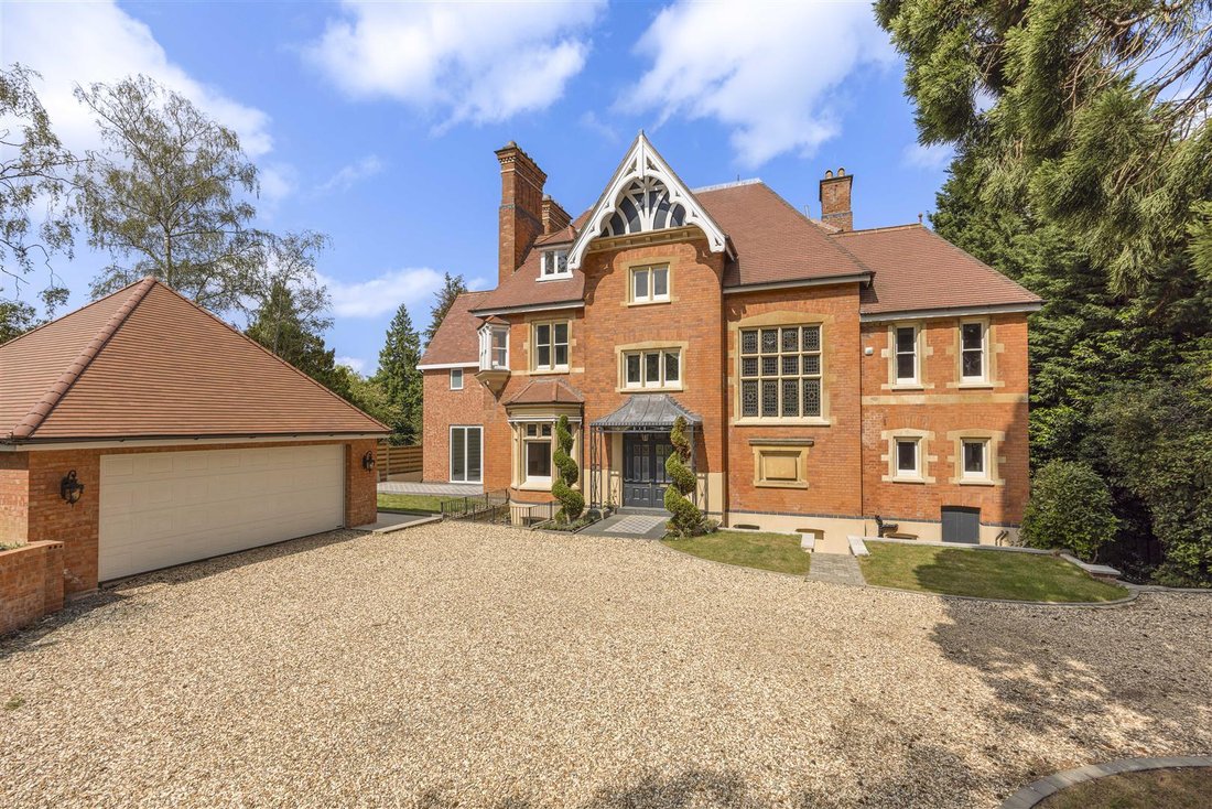 House in Battledown, Charlton Kings, England 1 - 18065789