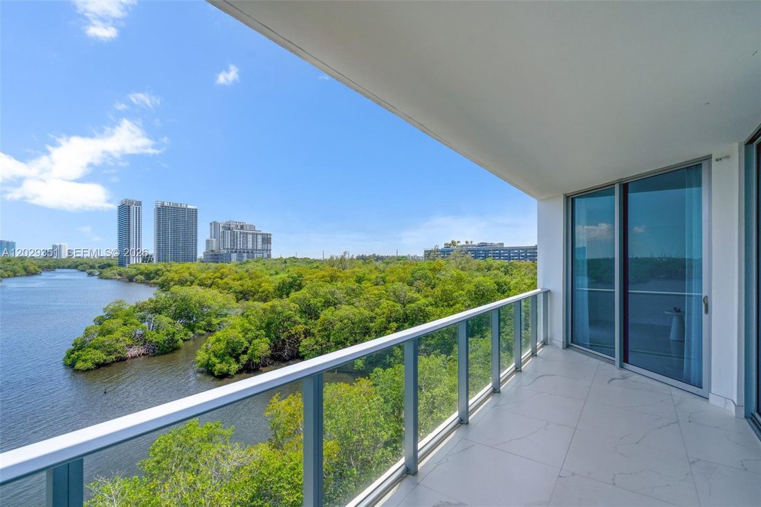 Condo in North Miami Beach, Florida, United States 2 - 18065919