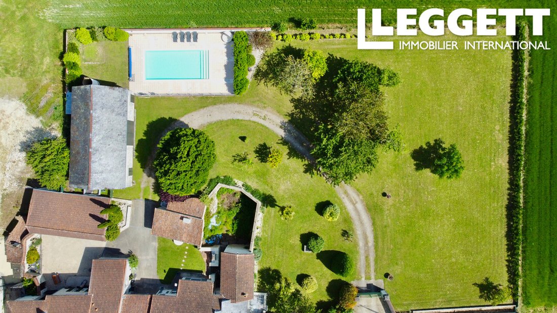 House in Dercé, Nouvelle-Aquitaine, France 1 - 18067668